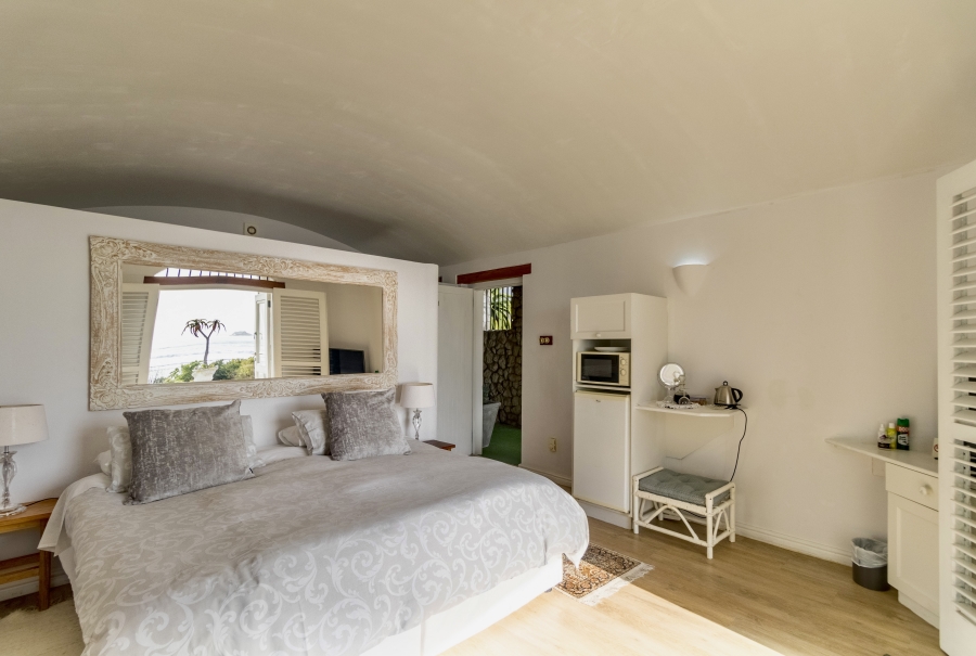 7 Bedroom Property for Sale in Yzerfontein Western Cape